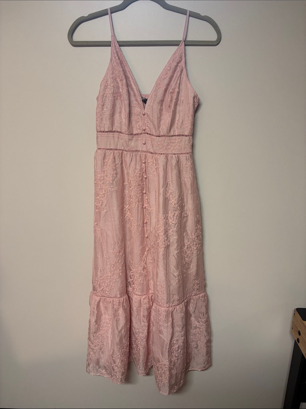 Sleeveless Pink Lace Midi Dress with V-Neck